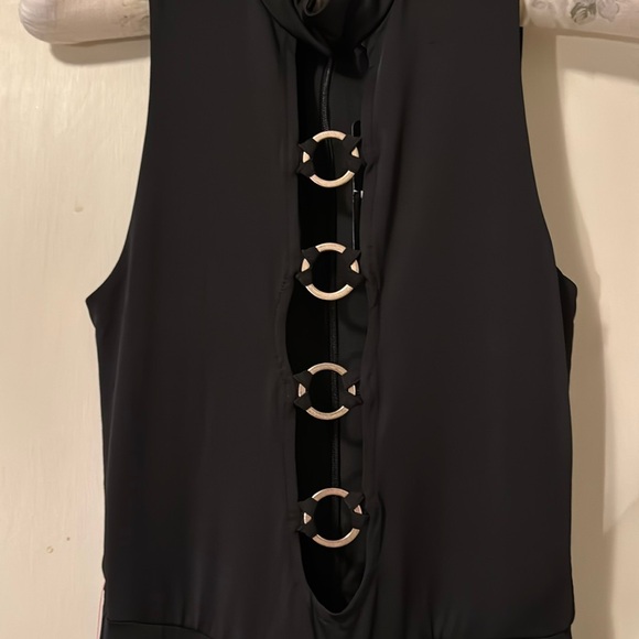 Bebe Black Sleeveless Jumpsuit with High Neckline & Ring Detail Sz XXS - Picture 5 of 9